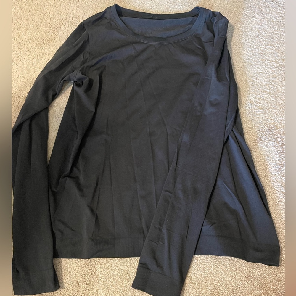 Lulu lemon black long sleeve relaxed swiftly tech size 12